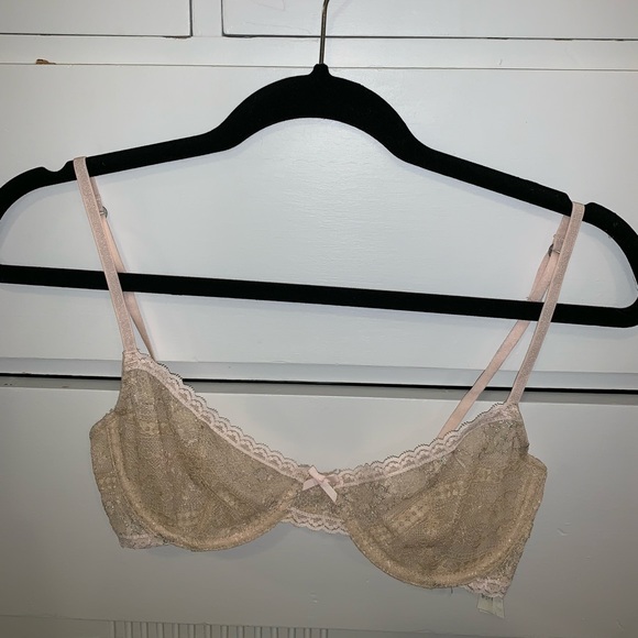 Gilly Hicks by Hollister / Abercrombie & Fitch